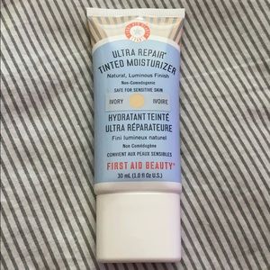 First Aid Beauty Tinted Moisturizer (Ivory)
